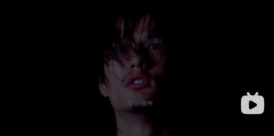 现在重温尹子维在《绝色神偷》《雀圣》《新警察故事》里的cut惊觉,靠