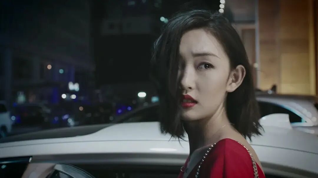 这样一张脸,凭什么在95花弯道超车