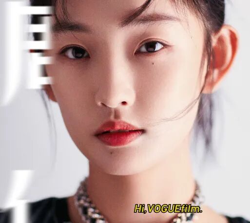融合了杜鹃的清冷文艺感,白百何的都市女郎味和周冬雨的灵动少女气