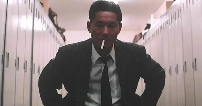 这些彰显北野武狂放不羁气质的小廓形西装都是大设计师山本耀司特意给