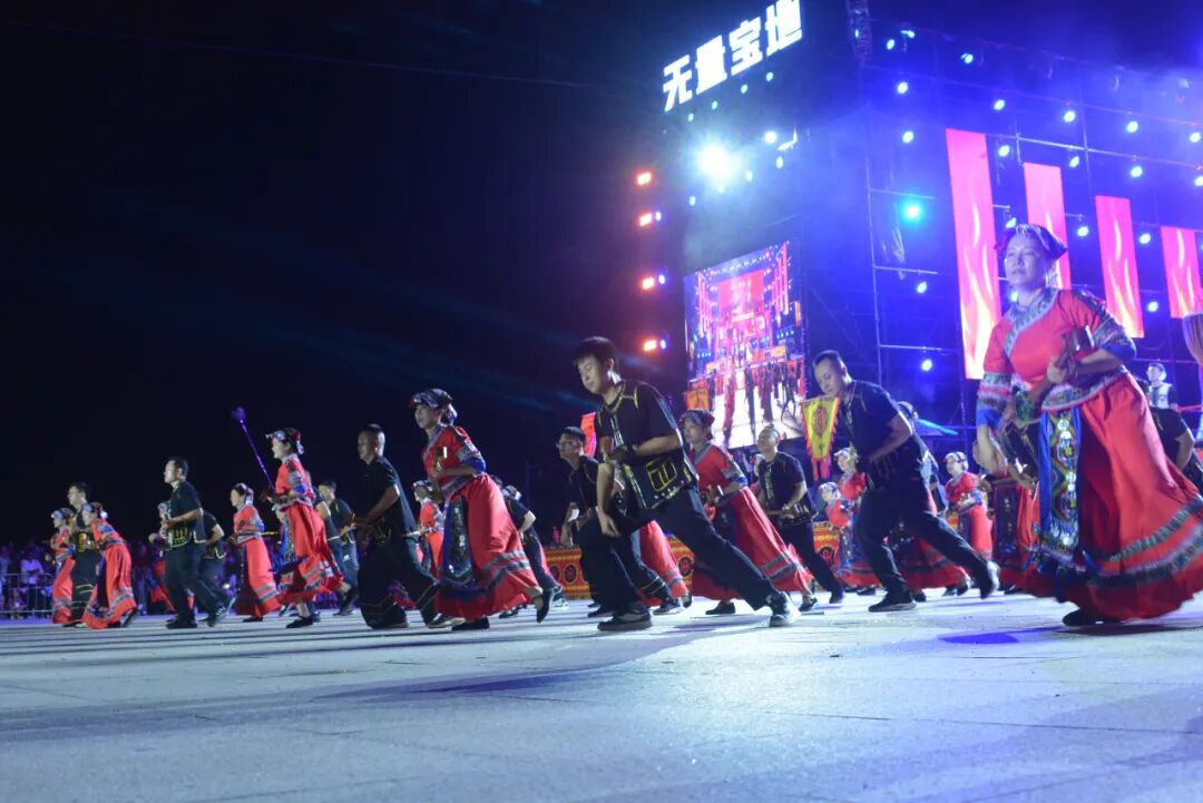 无量宝地笙歌燃情狂欢夜感受景谷彝族火把节独特魅力