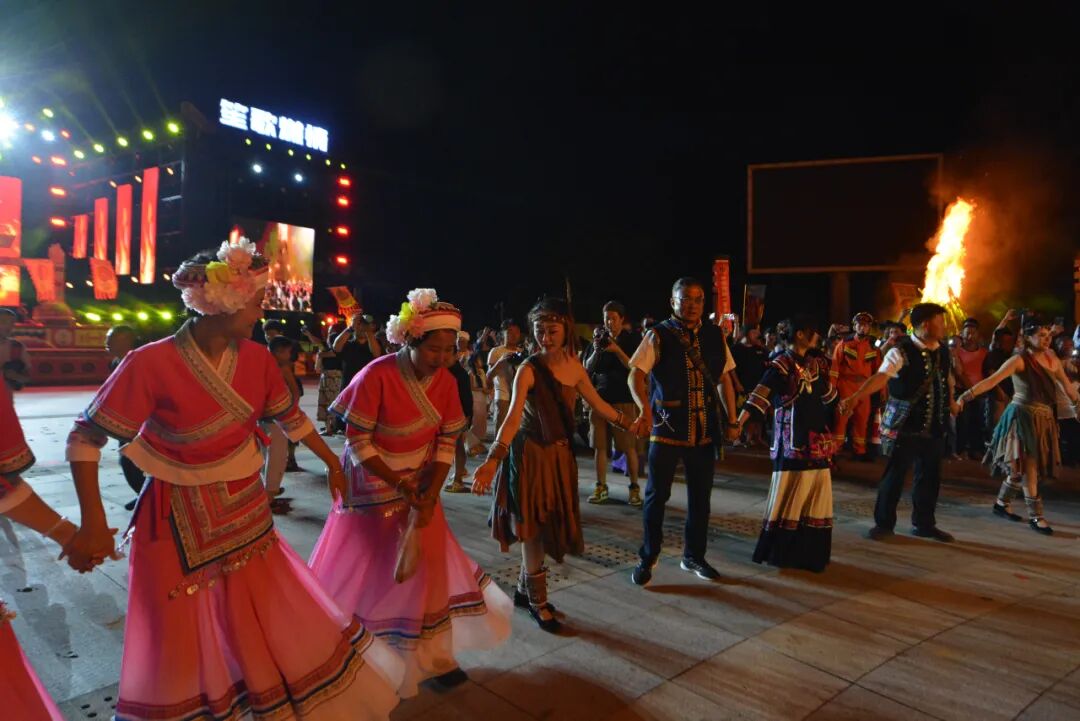 "无量宝地·笙歌燃情"狂欢夜 感受景谷彝族火把节独特魅力