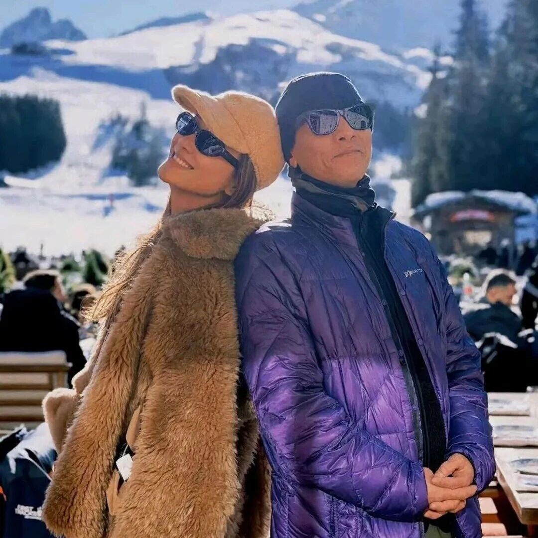 陈小春应采儿大秀恩爱,结婚15年,他们把生活过成&ldquo;初恋&rdquo;模式