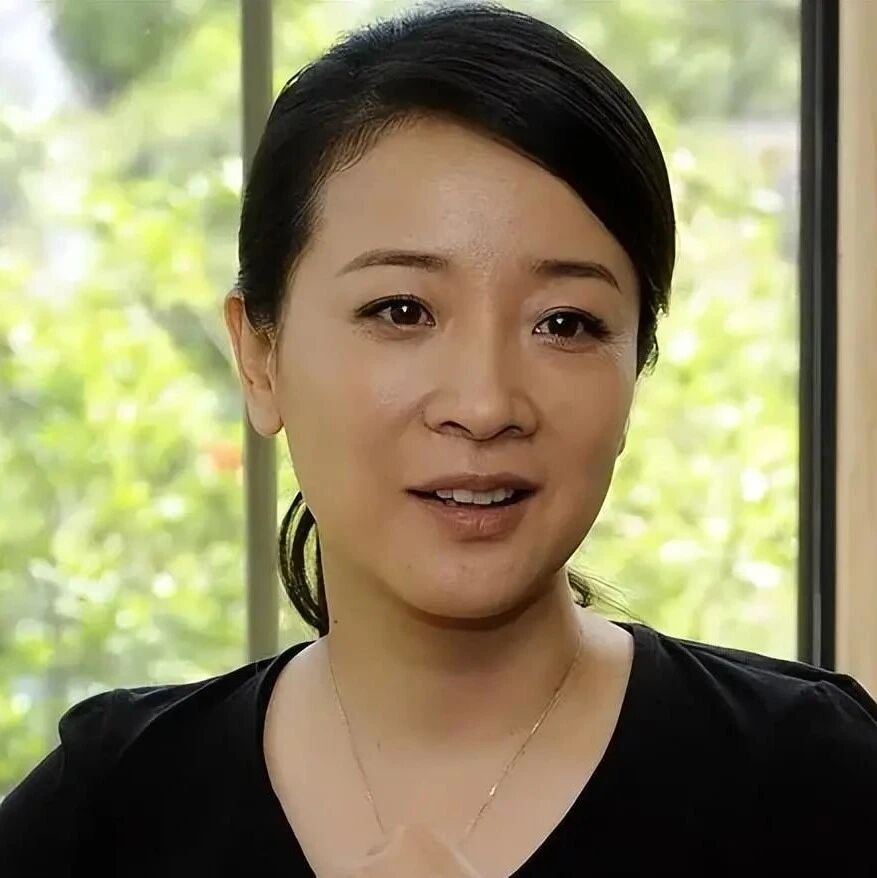 55岁的陈小艺,终于为自己的&ldquo;红杏出墙&rdquo;付出了代价