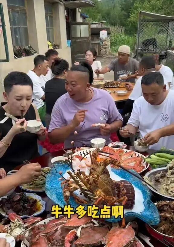 东北雨姐成名后，有哪些明星网红去过她家吃过饭、拍过视频？