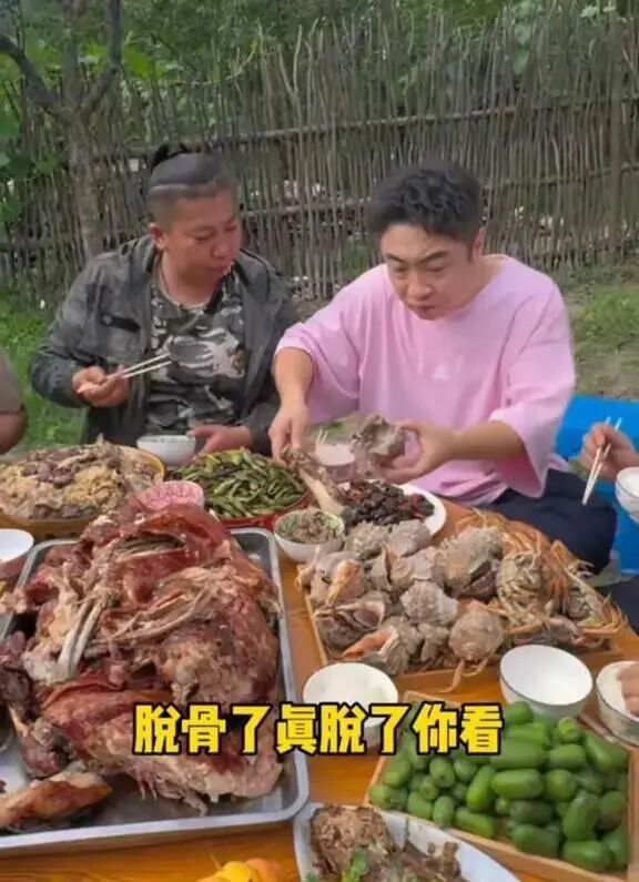 东北雨姐成名后，有哪些明星网红去过她家吃过饭、拍过视频？