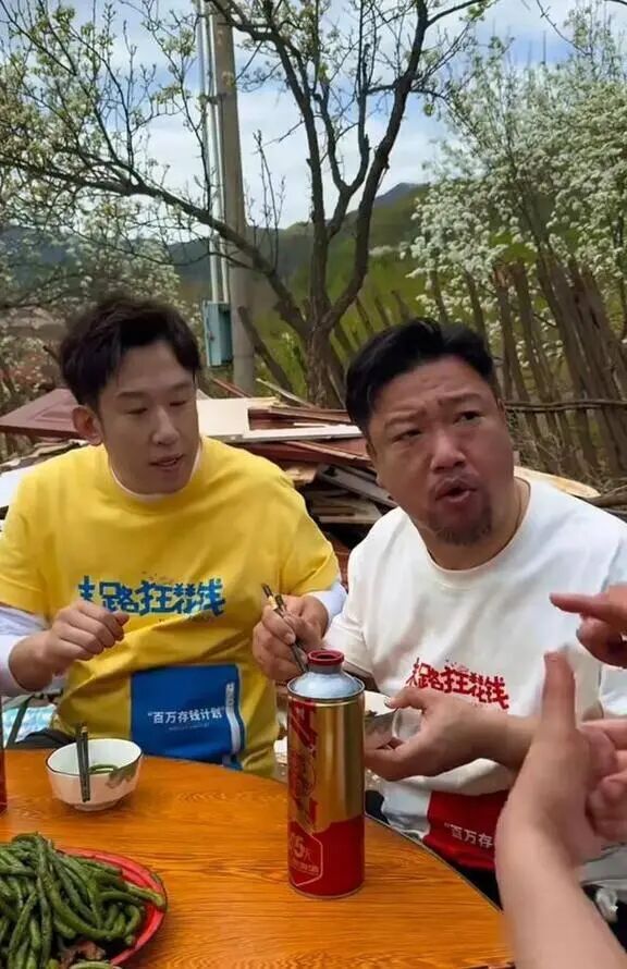 东北雨姐成名后，有哪些明星网红去过她家吃过饭、拍过视频？