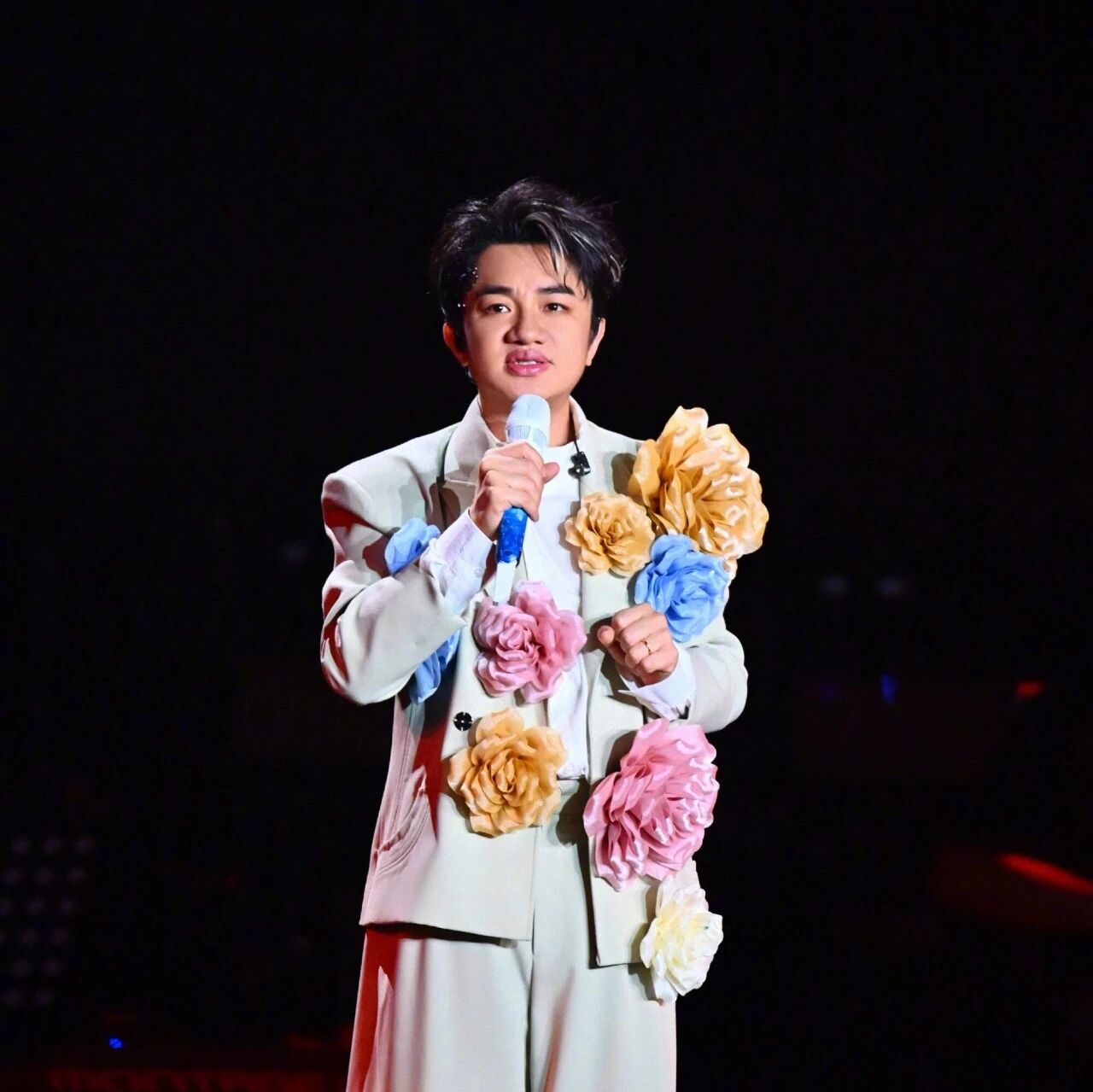 王祖蓝向广西百色救灾捐款渠道捐款10万元