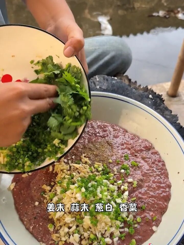 川滇明珠网带您揭秘：剁肝生 —— 彝家人热情与智慧结晶的独特风味？插图12