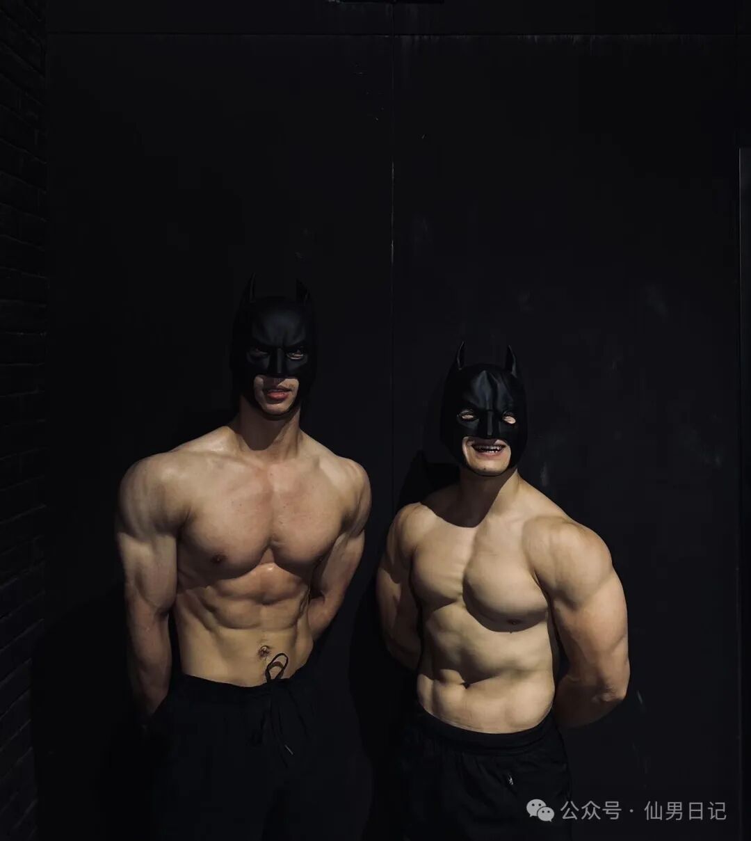 健身房黄景瑜让外国人着迷！网友看完评论区直呼：老外的表情包更炸裂……