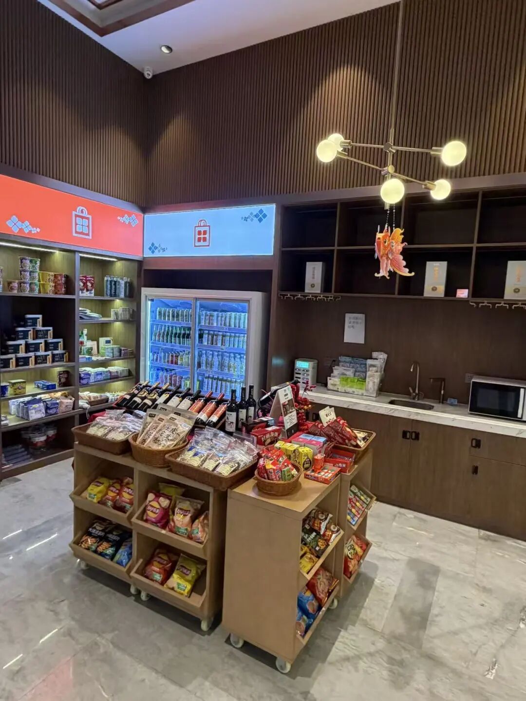 江门希尔顿网红图书馆酒店体验 亲子阅读打卡与工业风景观