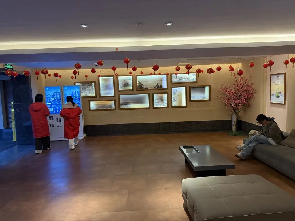 峨眉山金顶山顶酒店657元一晚，步行5分钟看日出
