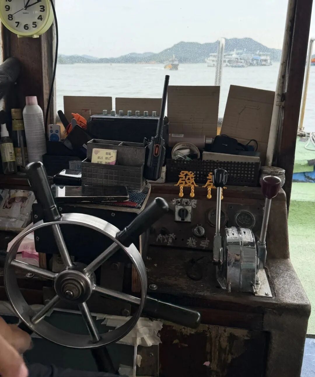 香港西贡半月湾桥咀洲攻略 40港币坐船解锁玻璃海
