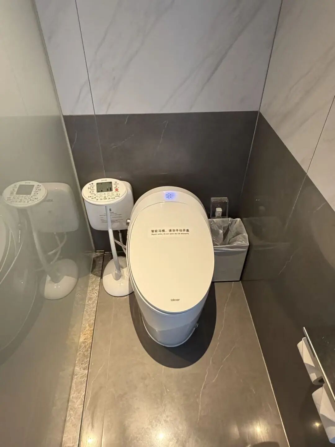 江门希尔顿工业风酒店体验 睡在发电厂烟囱旁还藏网红图书馆