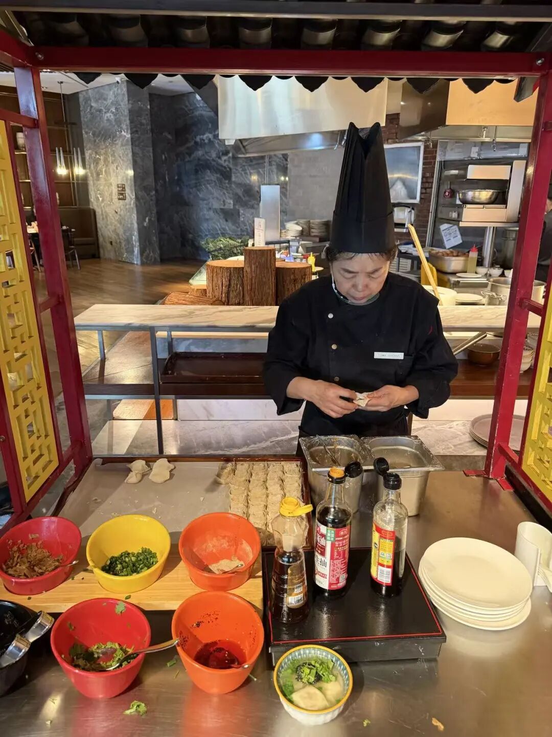 太原洲际酒店早餐体验：碳水天堂与柳巷美食推荐