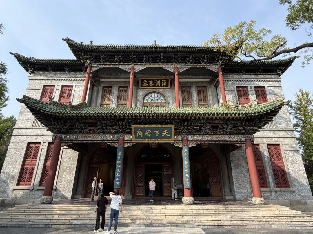 太原马拉松赛道干净服务贴心 跑者体验与免费景点