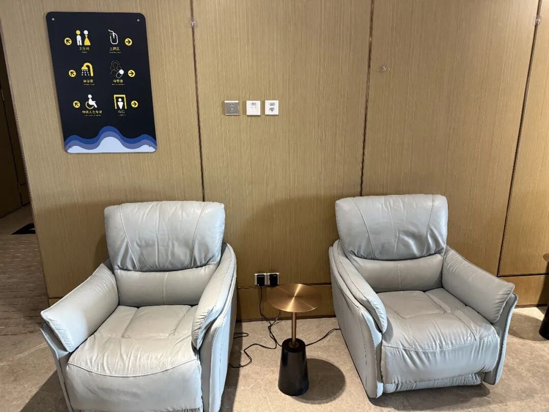 青岛胶东机场山航自营贵宾厅体验 硬件齐全服务主动 非正餐无热食