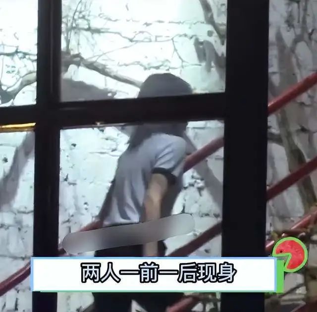 又恋爱了?冯绍峰深夜与美女约会,女方长相清纯似加大版赵丽颖-微信头条网 又恋爱了?冯绍峰深夜与美女约会,女方长相清纯似加大版赵丽颖