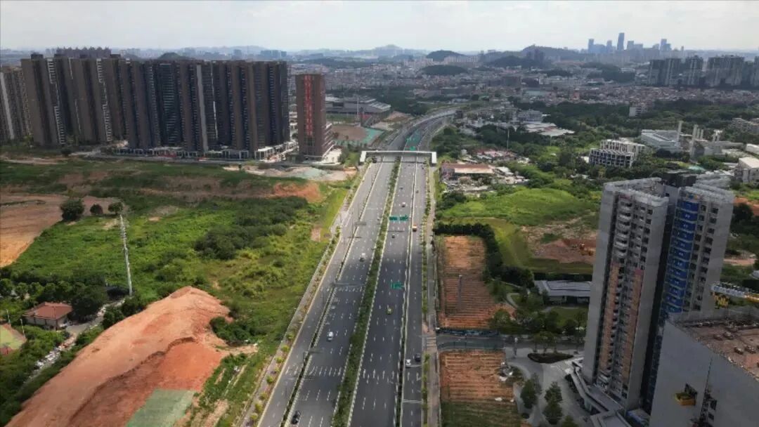 越秀大学星汇城在售户型88-107平，总价325万起！