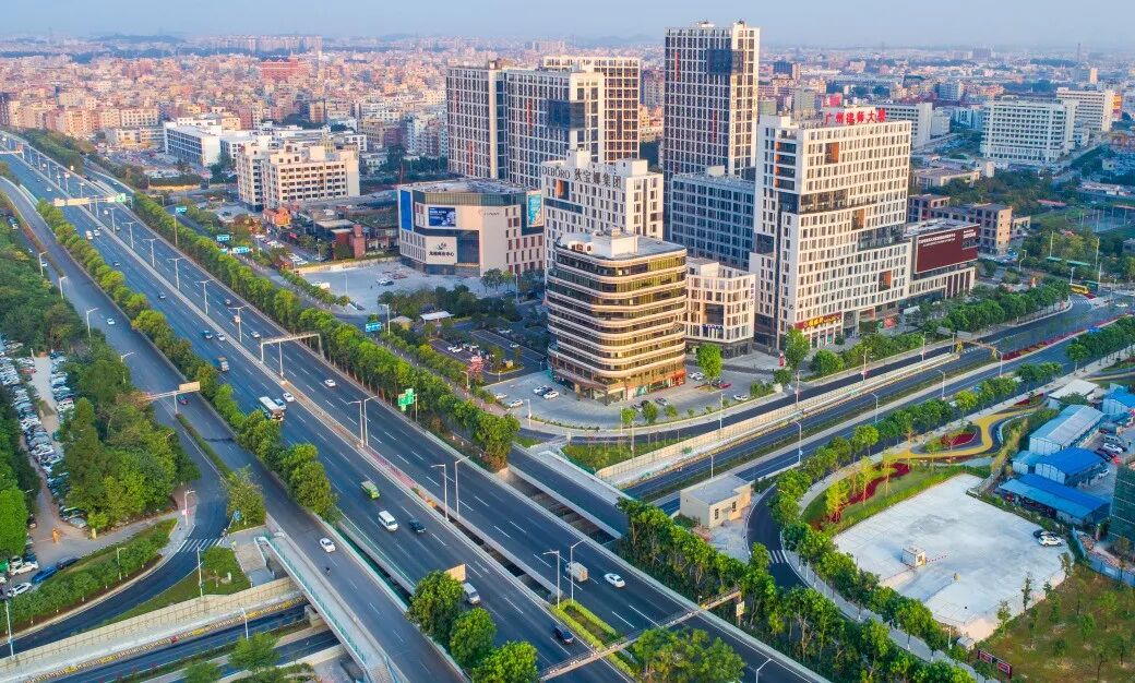 白云新世界云耀加推100-120㎡，均价6.5万/㎡！