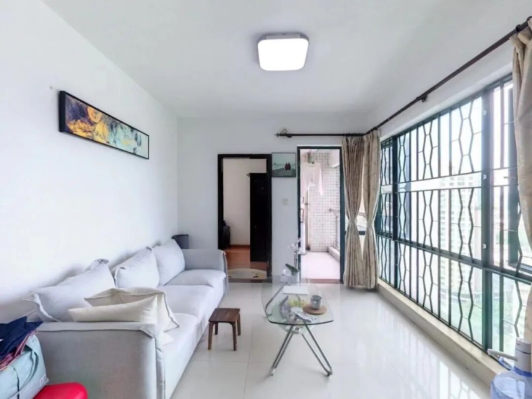 天河北二手房【金碧翡翠华庭】69平，总价450万！