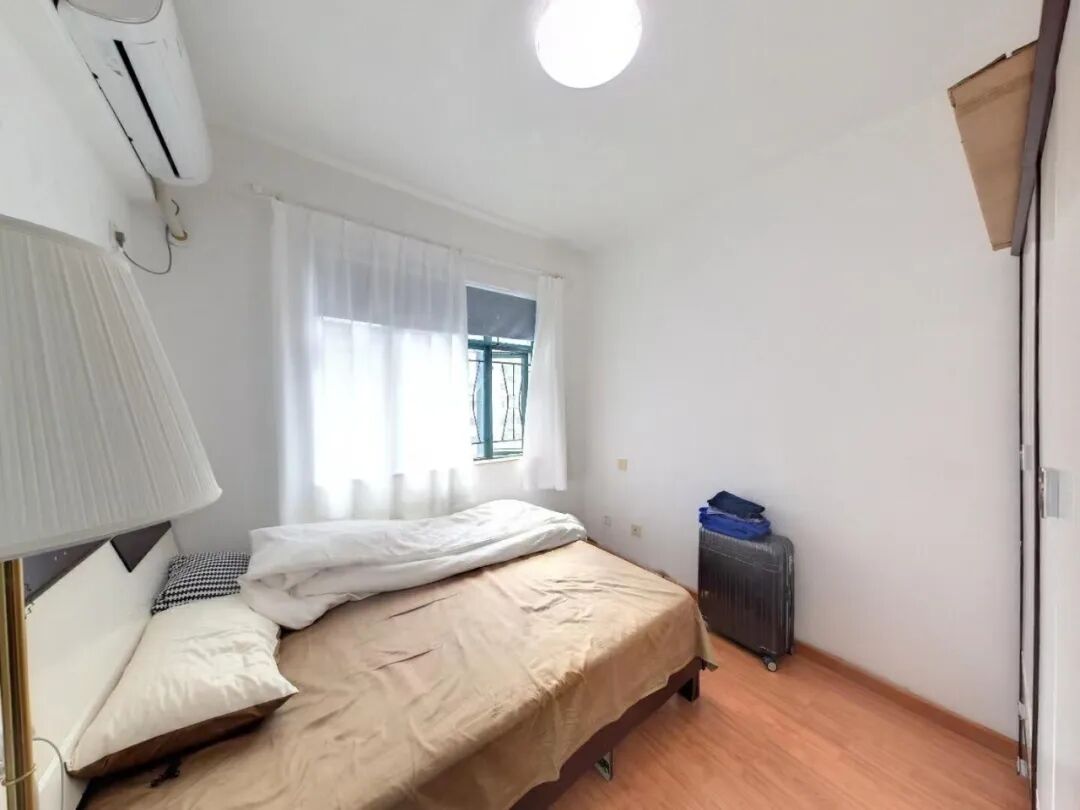 天河北二手房【金碧翡翠华庭】69平，总价450万！