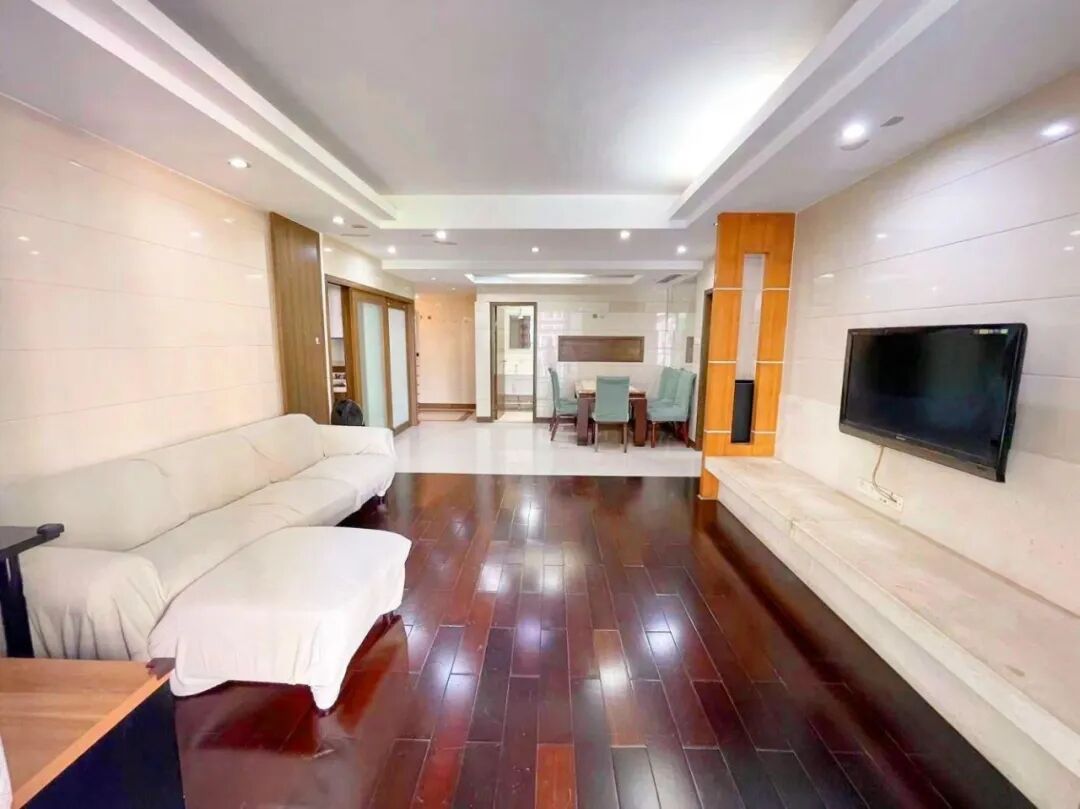 天河北二手房【伊顿18】122平，总价950万！