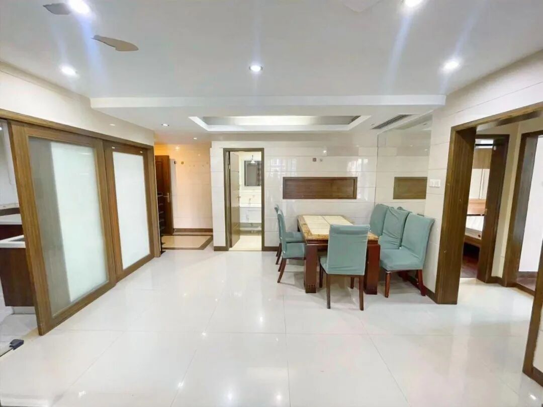 天河北二手房【伊顿18】122平，总价950万！