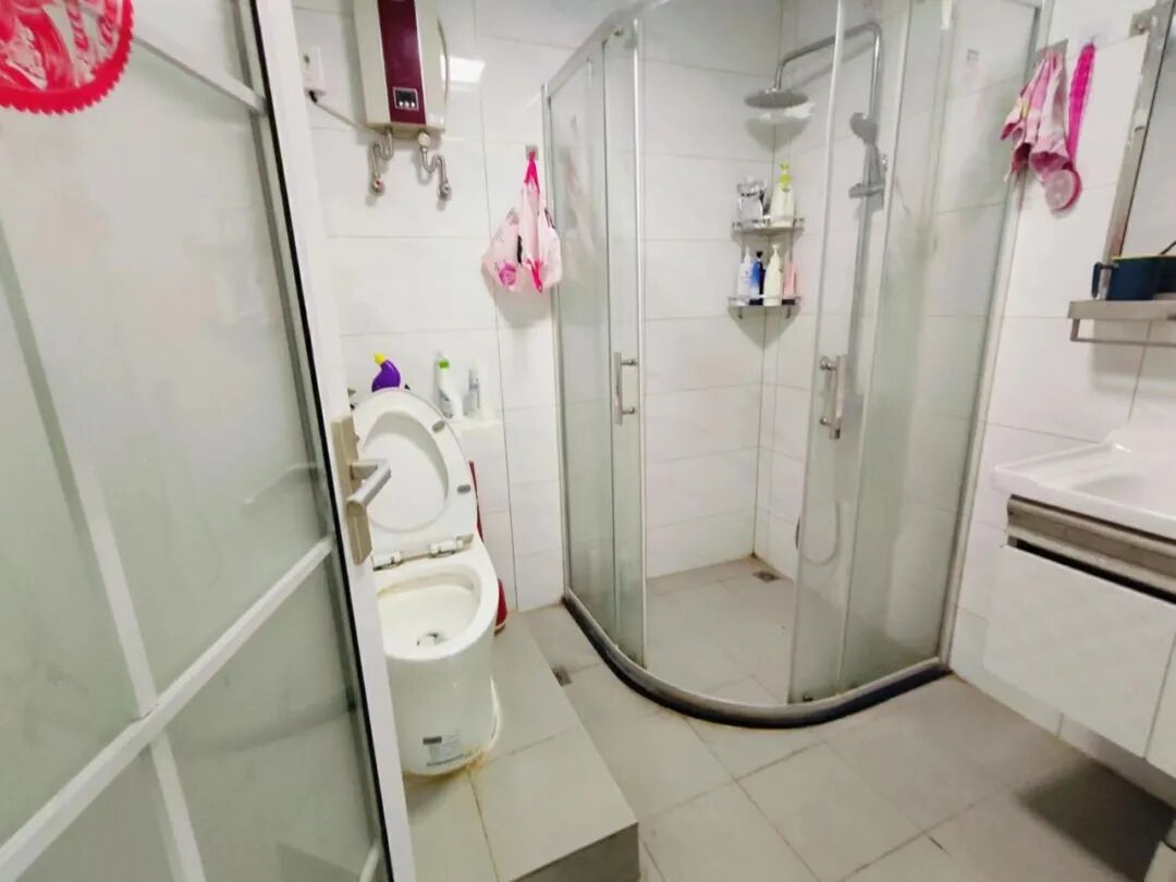 天河北二手房【龙苑大厦】79平，总价386万！