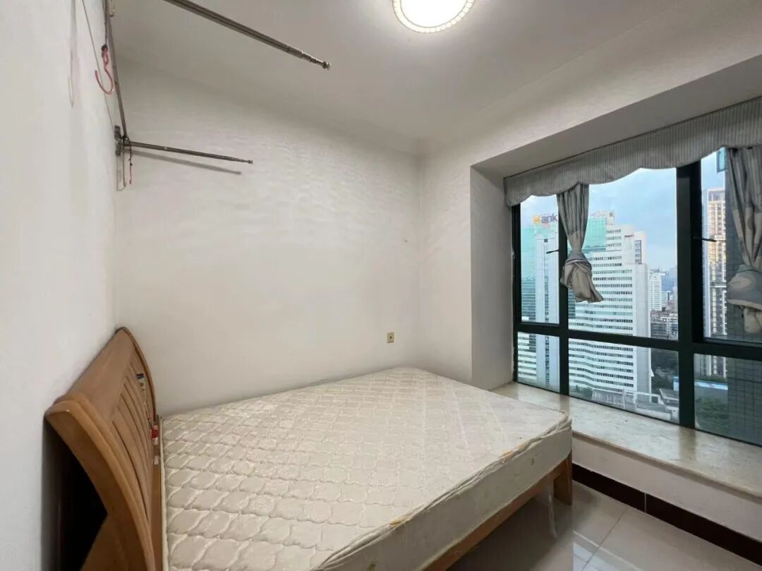 天河北二手房【金碧翡翠华庭】49平，总价300万！