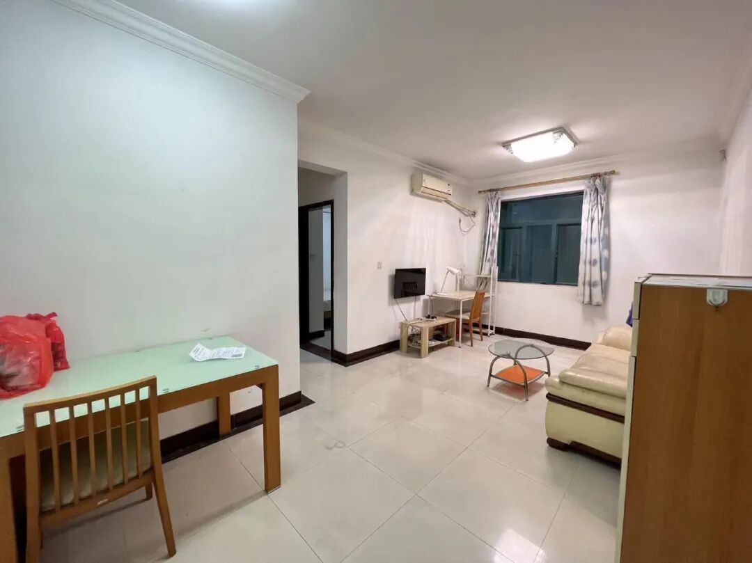 天河北二手房【金碧翡翠华庭】49平，总价300万！