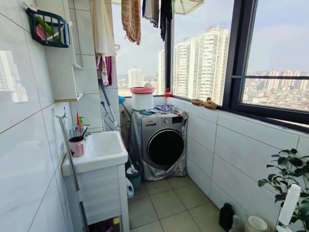 天河北二手房【龙苑大厦】79平，总价386万！