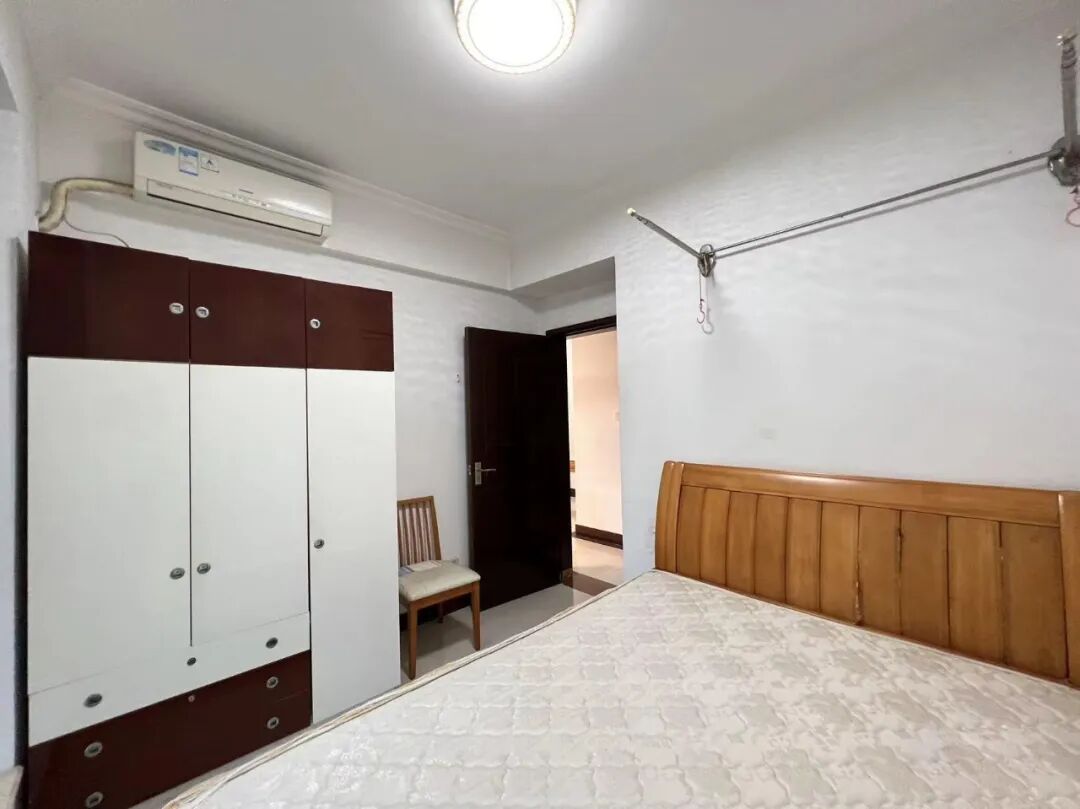 天河北二手房【金碧翡翠华庭】49平，总价300万！