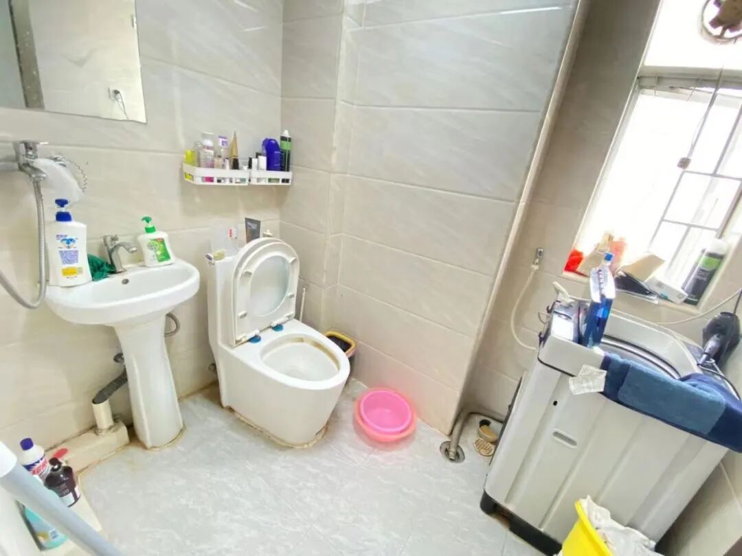 天河北二手房【鸿翔大厦】42平，总价300万！