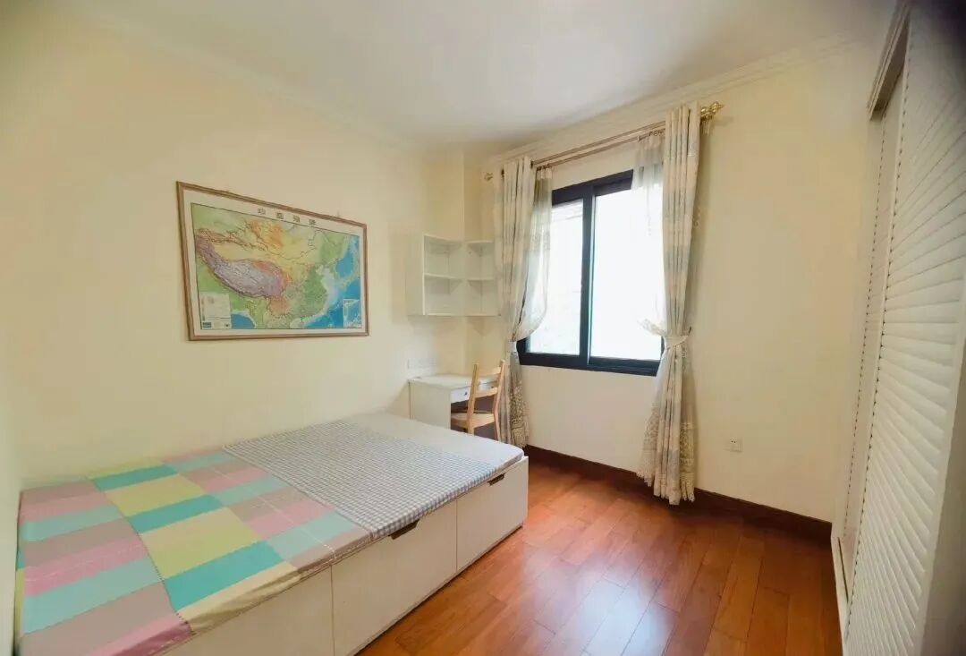 天河北二手房出售，紫荆小区电梯南向三房，急售！