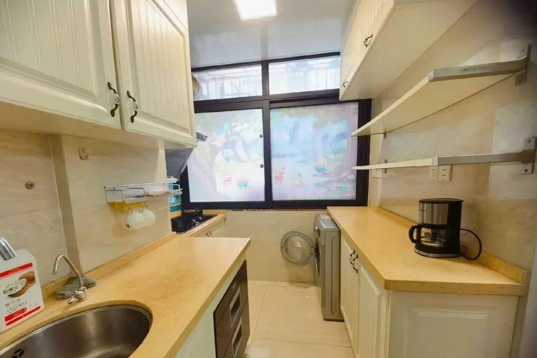 天河北二手房出售，紫荆小区电梯南向三房，急售！