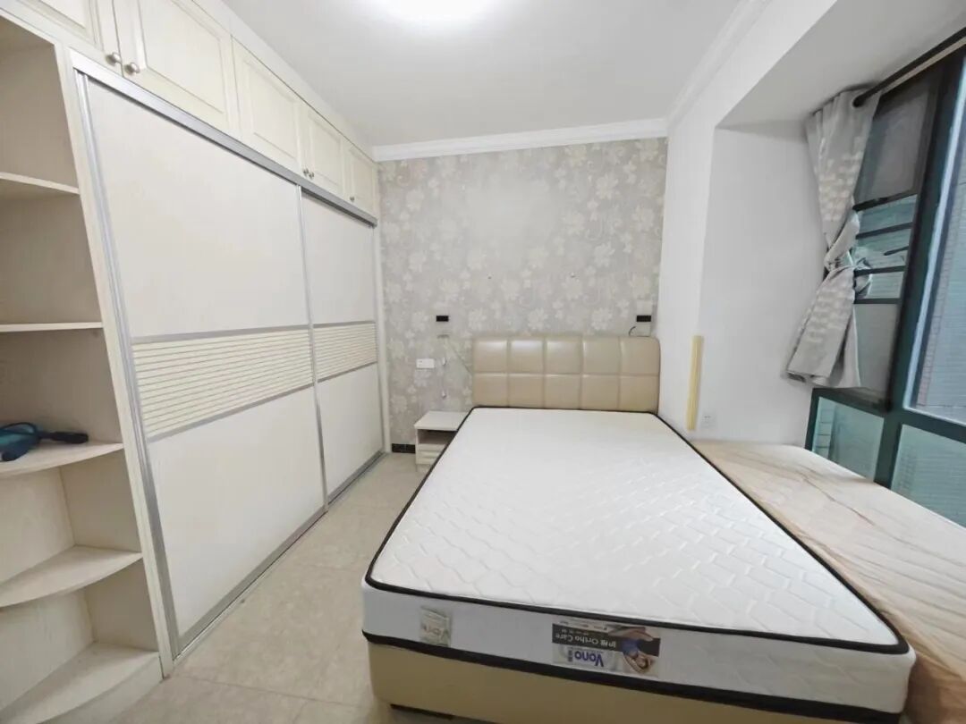 天河北二手房【金碧翡翠华庭】70平，总价560万！