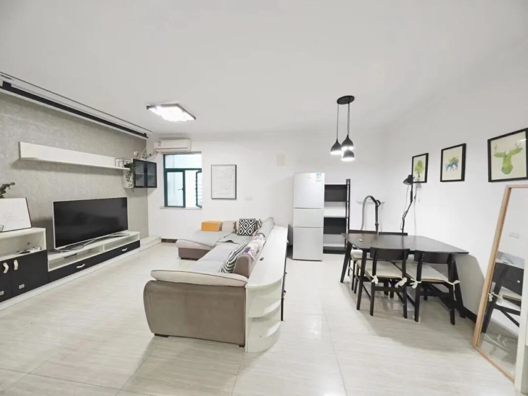 天河北二手房【金碧翡翠华庭】70平，总价560万！