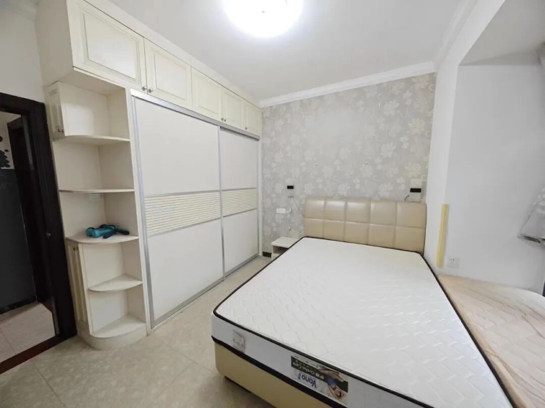 天河北二手房【金碧翡翠华庭】70平，总价560万！