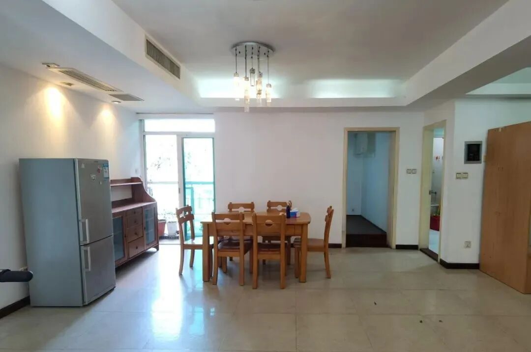 天河北二手房【伊顿18】203平，总价1500多万！