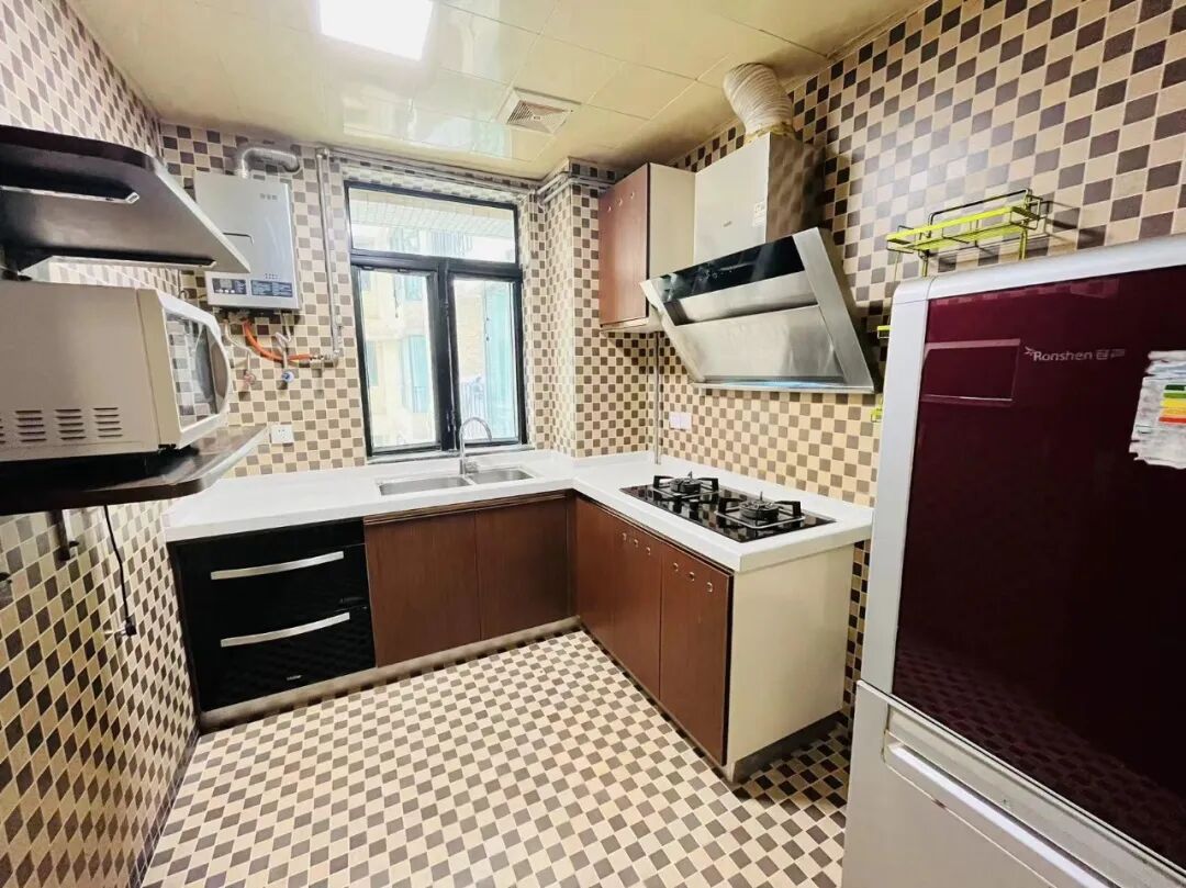 天河北二手房【芳草园】126平，总价1280万！