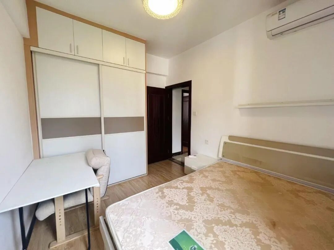 天河北二手房【龙口东小区】86平，总价400万！