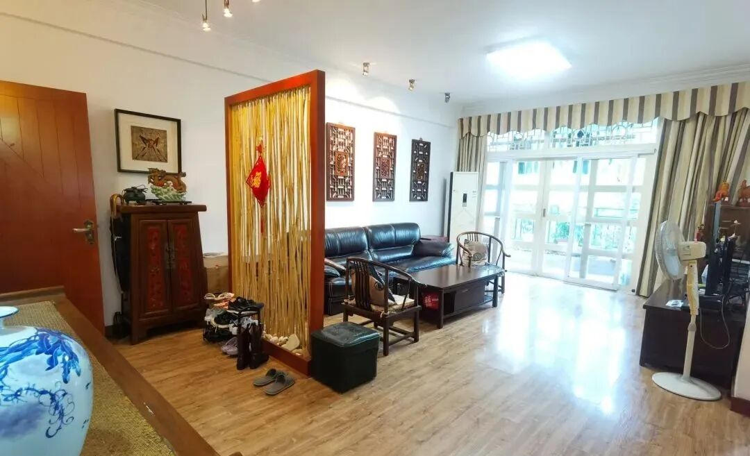 天河北二手房出售，天翔花园，164平，1350万！