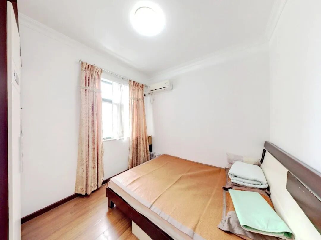 天河北二手房【金碧翡翠华庭】69平，总价530万！