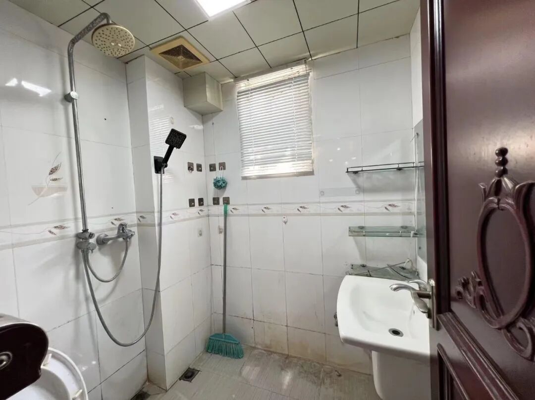 天河北二手房【太阳广场】77平，总价439万！