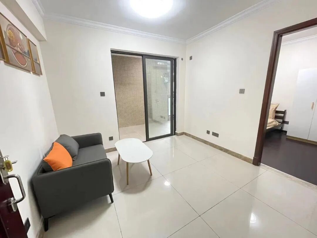 天河北二手房【保利中辰广场】42平，总价400万！