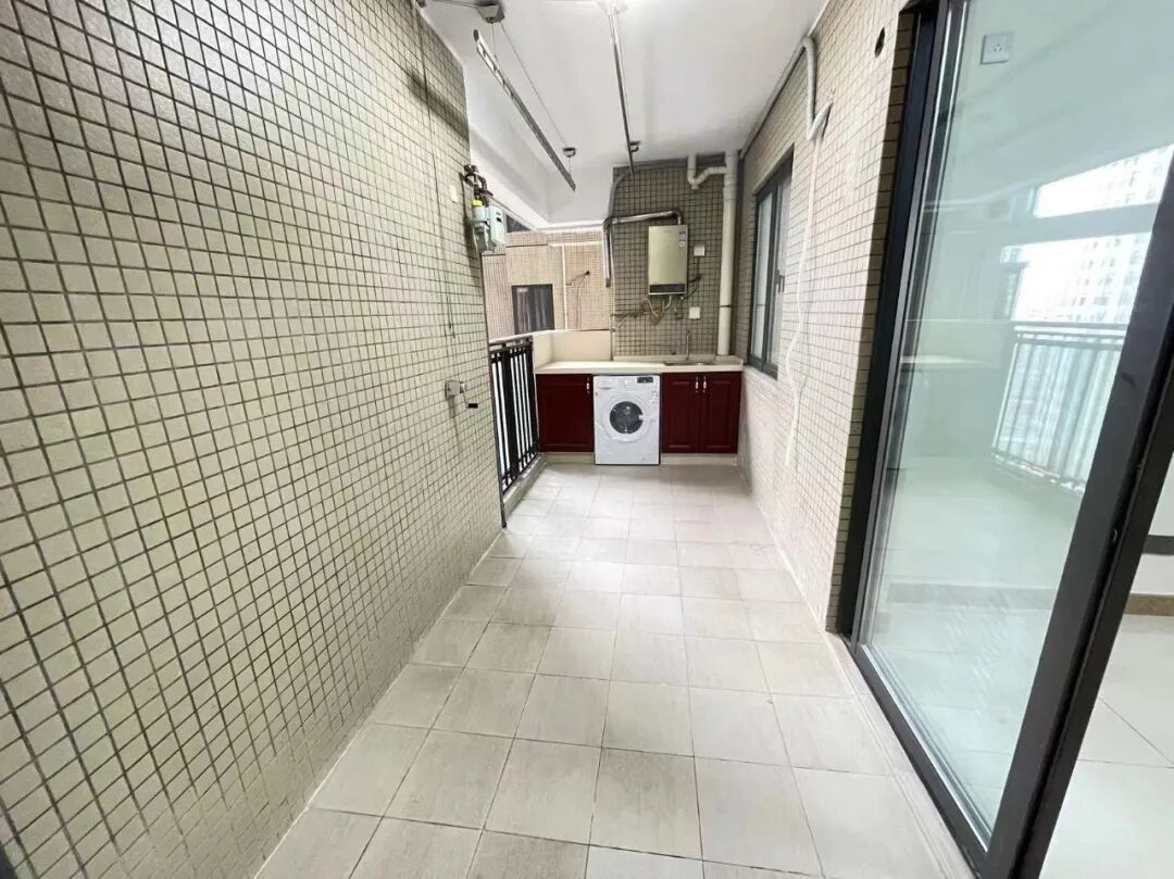 天河北二手房【保利中辰广场】42平，总价400万！