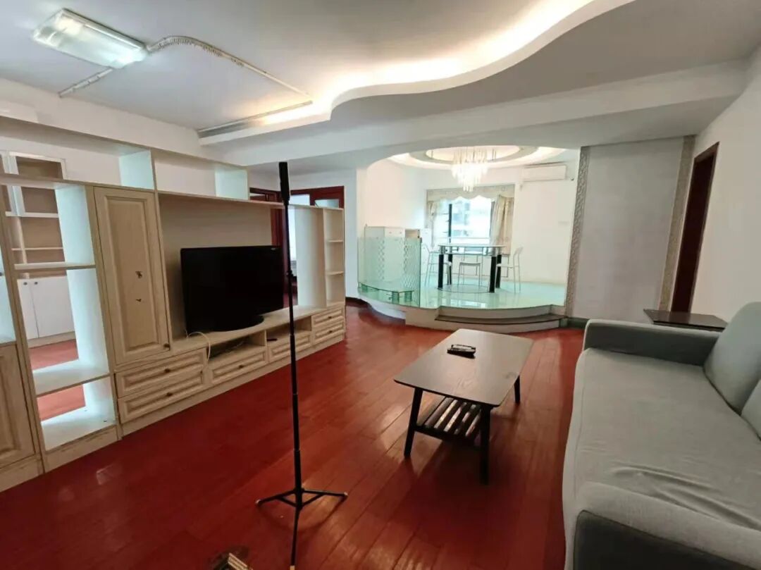 天河北二手房【芳草园】124平，总价1350万！