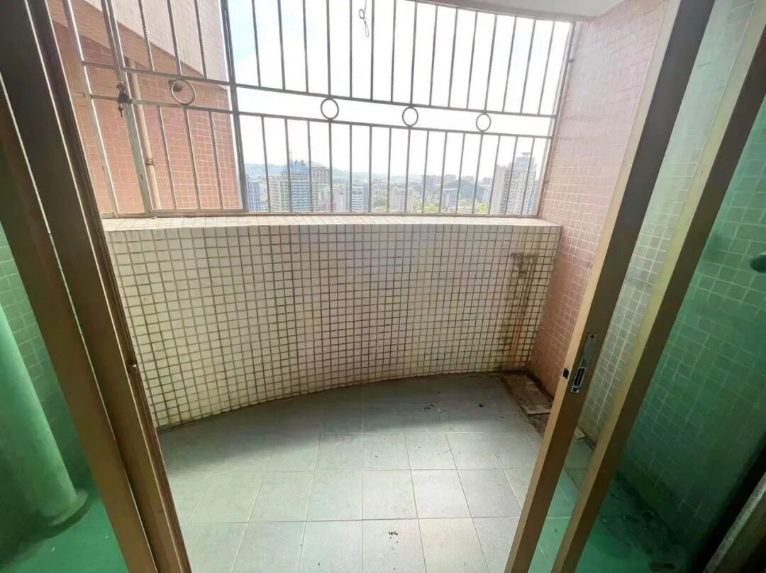 天河北二手房【鸿景园】1平81，总价800万！