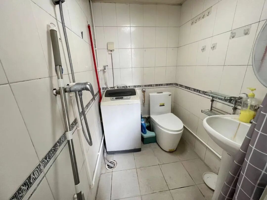 天河北二手房【鸿翔大厦】41平，总价300万！